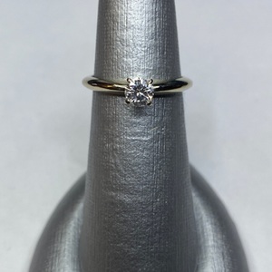  Elegant 0.40ct Diamond Solitaire in White Gold