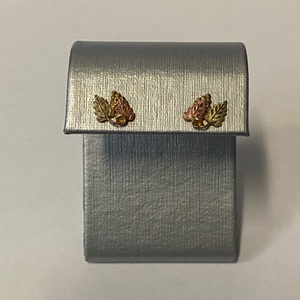 Beautiful Black Hills Gold Leaf & Grape Earrings