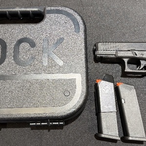 Glock 19 gen 5 w/3 Mags